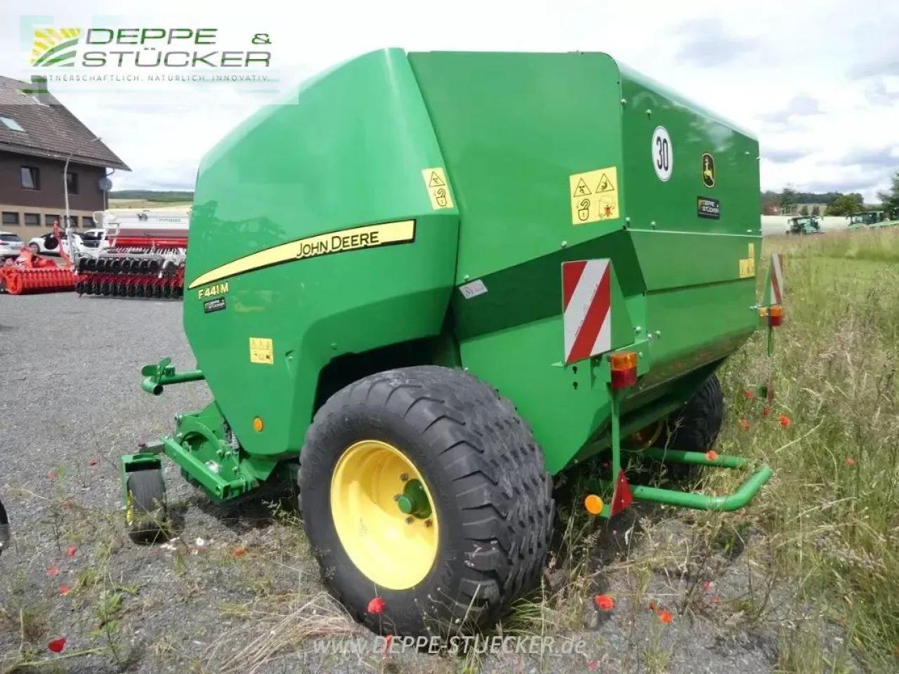 John Deere f441 m - Kocka bálázó: 4 kép. John Deere f441 m - Kocka bálázó: 4 kép.