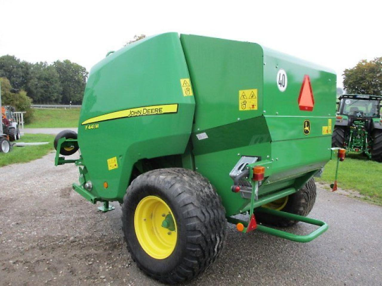 John Deere f441m - Kocka bálázó: 4 kép. John Deere f441m - Kocka bálázó: 4 kép.