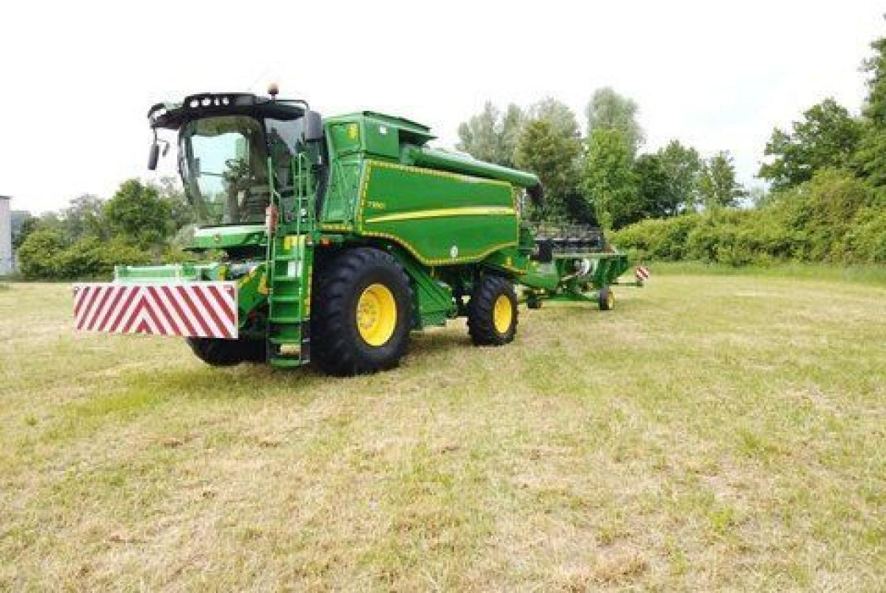 John Deere mähdrescher t 550 i - Kombájn: 2 kép. John Deere mähdrescher t 550 i - Kombájn: 2 kép.