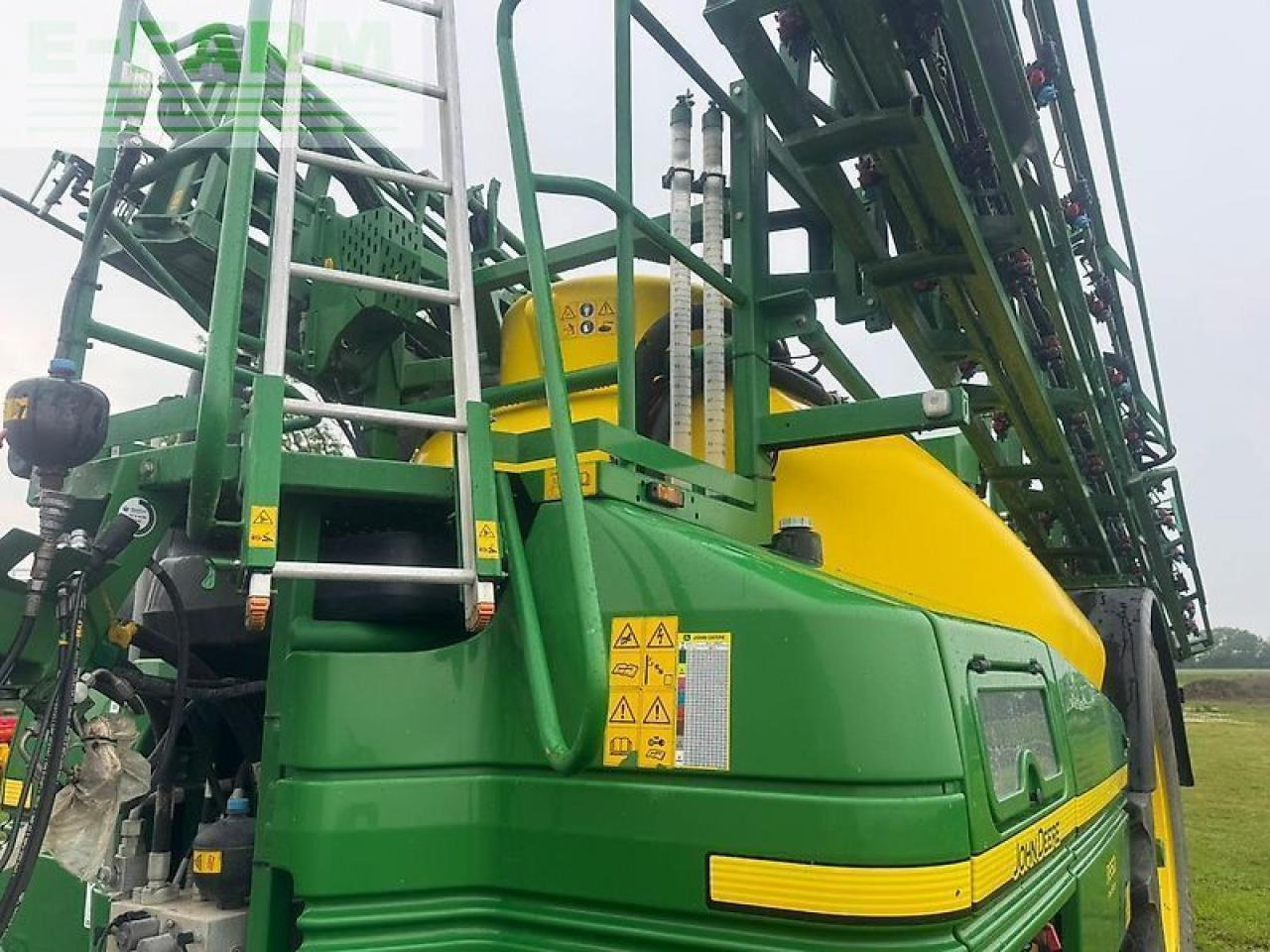 John Deere r952i - Vontatott permetezők: 4 kép. John Deere r952i - Vontatott permetezők: 4 kép.