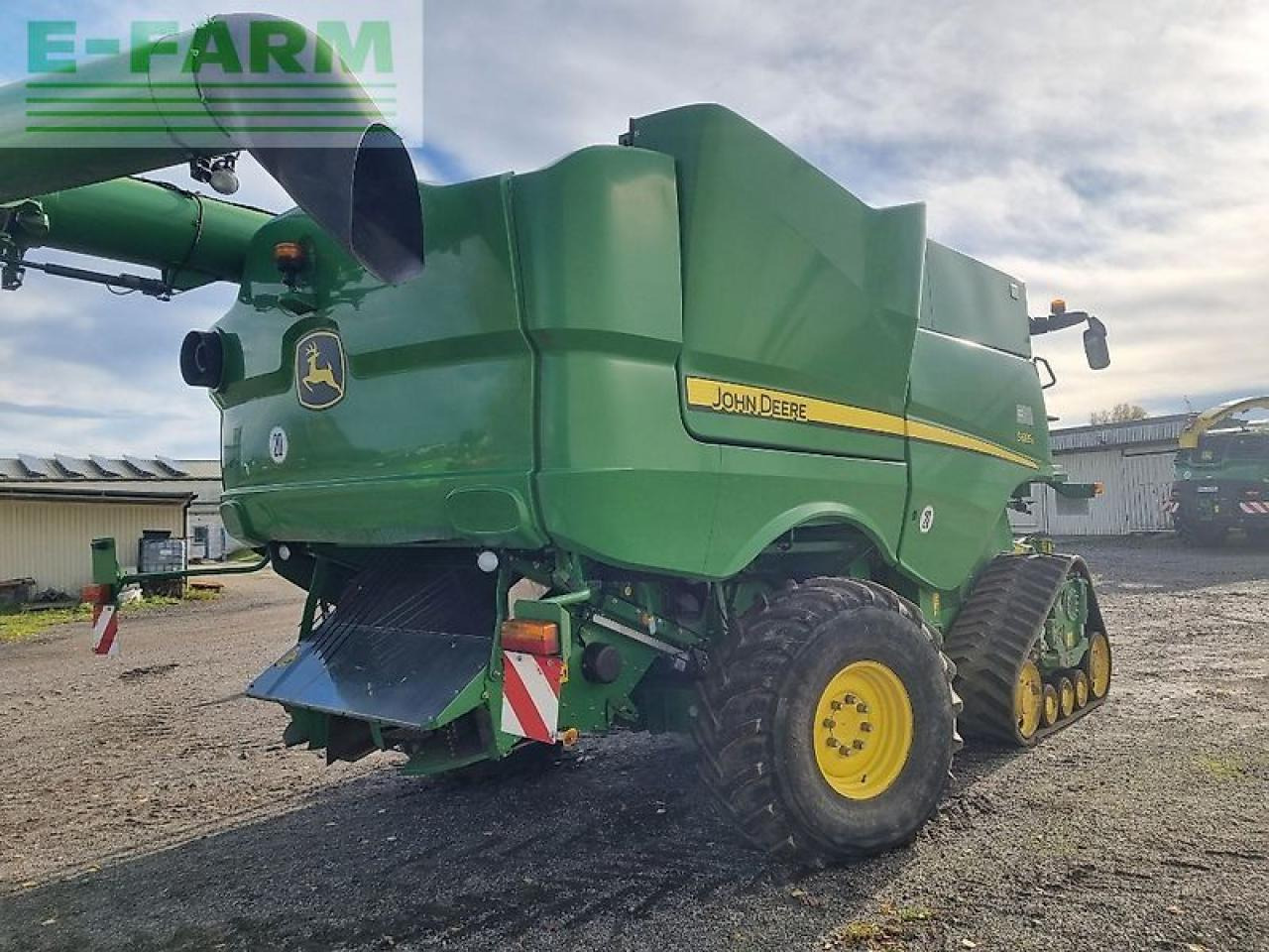 John Deere s685i my16 prod 20 - Kombájn: 5 kép. John Deere s685i my16 prod 20 - Kombájn: 5 kép.