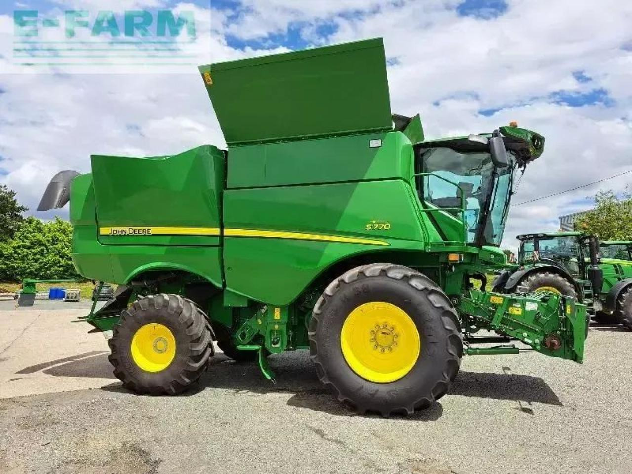 John Deere s770 - Kombájn: 2 kép. John Deere s770 - Kombájn: 2 kép.