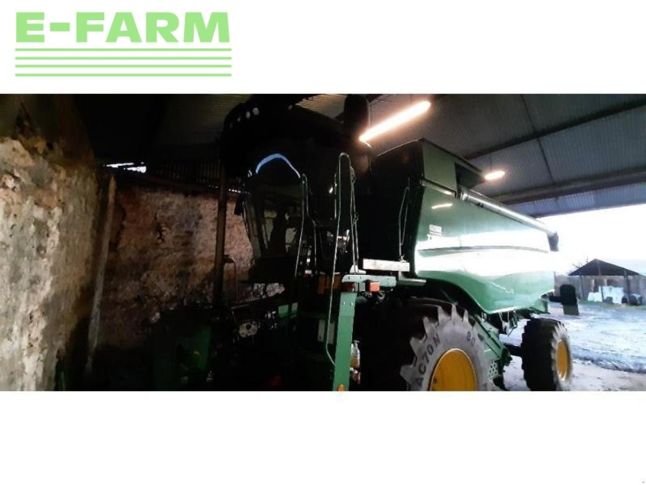 John Deere t550 - Kombájn: 1 kép. John Deere t550 - Kombájn: 1 kép.