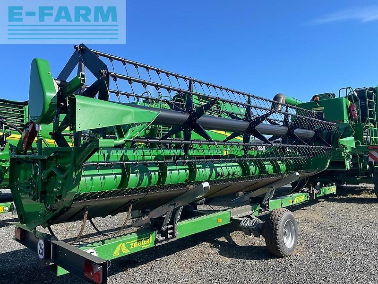 John Deere t550 - Kombájn: 3 kép. John Deere t550 - Kombájn: 3 kép.