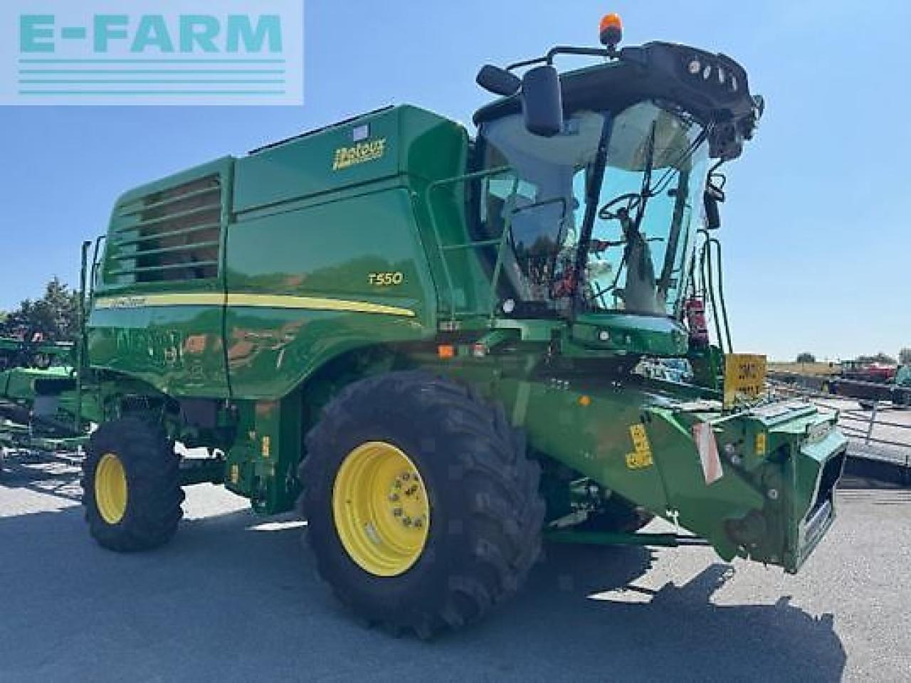 John Deere t550 - Kombájn: 3 kép. John Deere t550 - Kombájn: 3 kép.