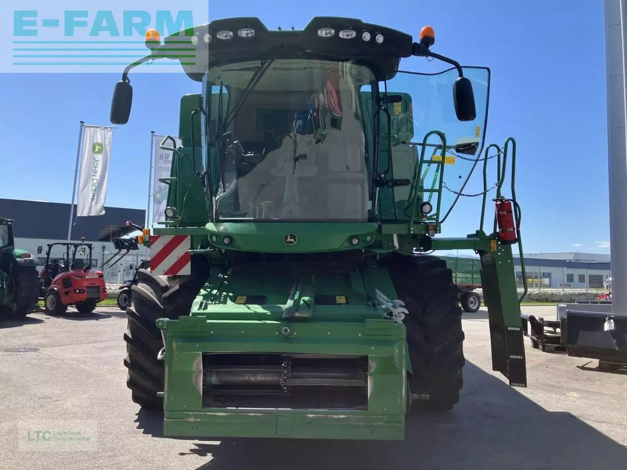 John Deere t550 hm - Kombájn: 3 kép. John Deere t550 hm - Kombájn: 3 kép.