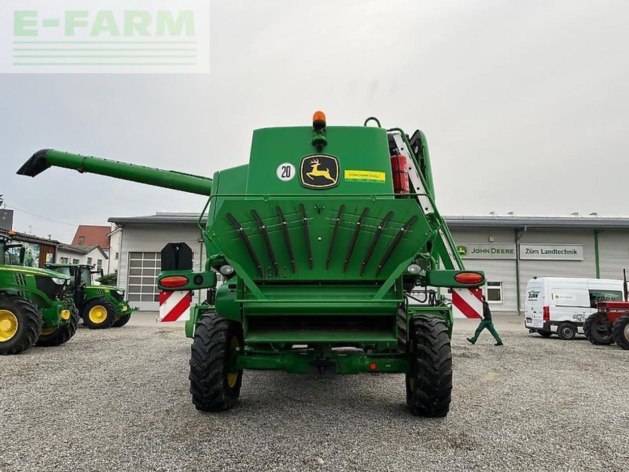 John Deere t550 hm (my19) - Kombájn: 3 kép. John Deere t550 hm (my19) - Kombájn: 3 kép.
