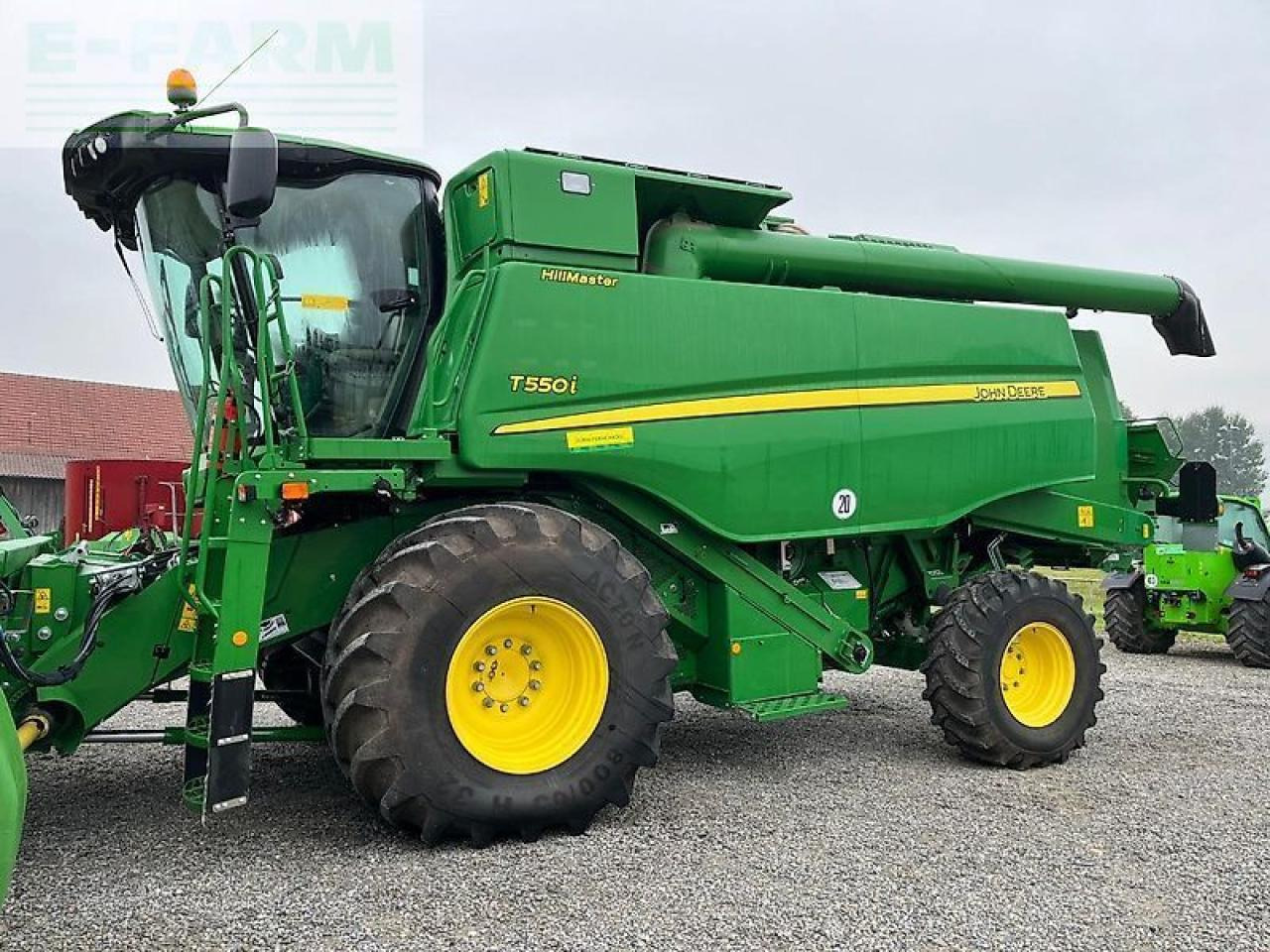 John Deere t550 hm (my19) - Kombájn: 1 kép. John Deere t550 hm (my19) - Kombájn: 1 kép.