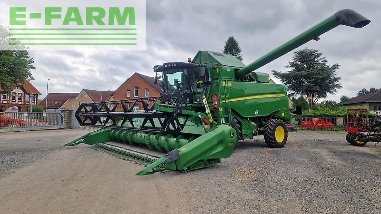 John Deere t550 levelland mit 722x - Kombájn: 2 kép. John Deere t550 levelland mit 722x - Kombájn: 2 kép.