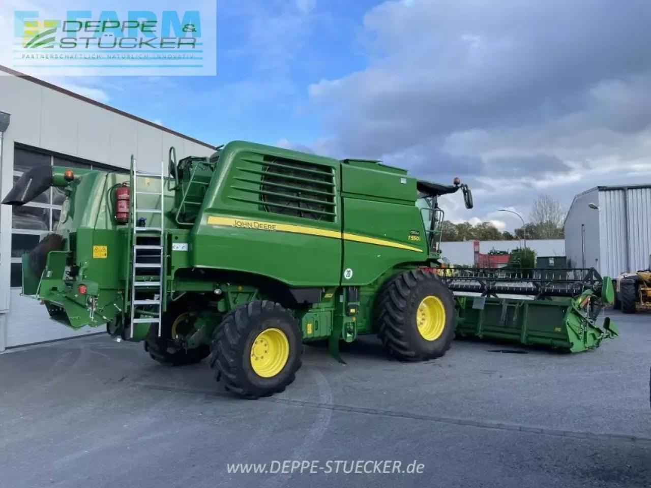 John Deere t550 mit 622r - Kombájn: 2 kép. John Deere t550 mit 622r - Kombájn: 2 kép.