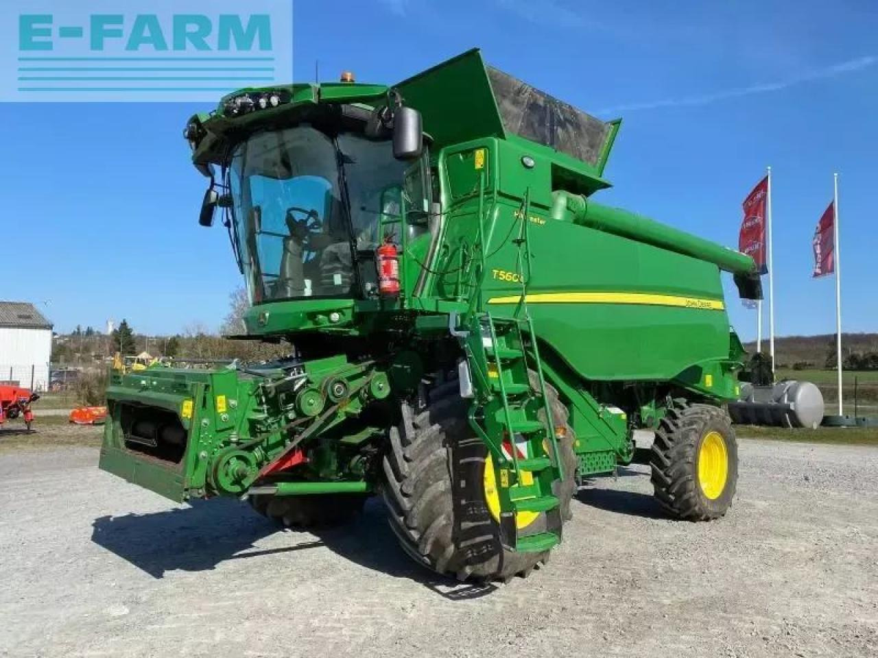 John Deere t560 hm - Kombájn: 1 kép. John Deere t560 hm - Kombájn: 1 kép.