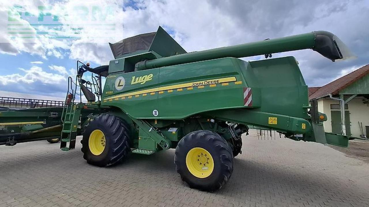 John Deere t560 hm - Kombájn: 2 kép. John Deere t560 hm - Kombájn: 2 kép.