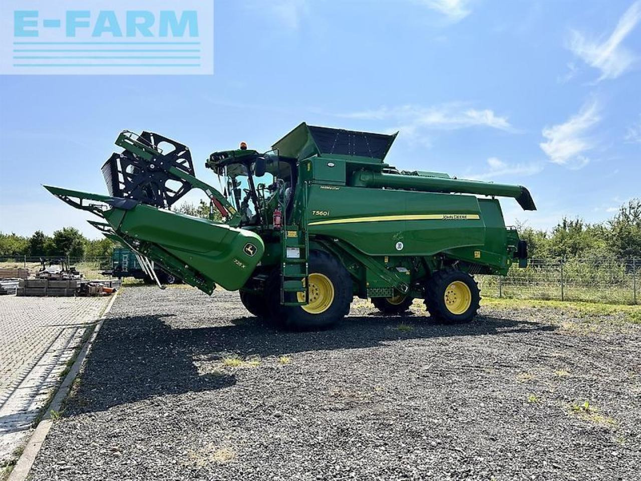 John Deere t560 hm demo - Kombájn: 4 kép. John Deere t560 hm demo - Kombájn: 4 kép.