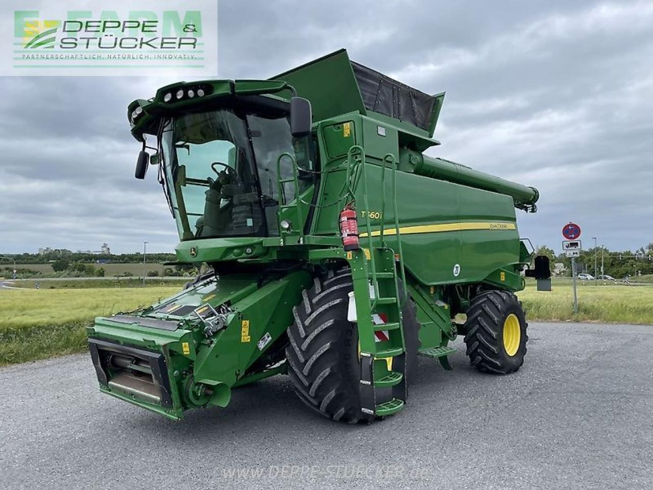 John Deere t560 mit 722pf - Kombájn: 1 kép. John Deere t560 mit 722pf - Kombájn: 1 kép.