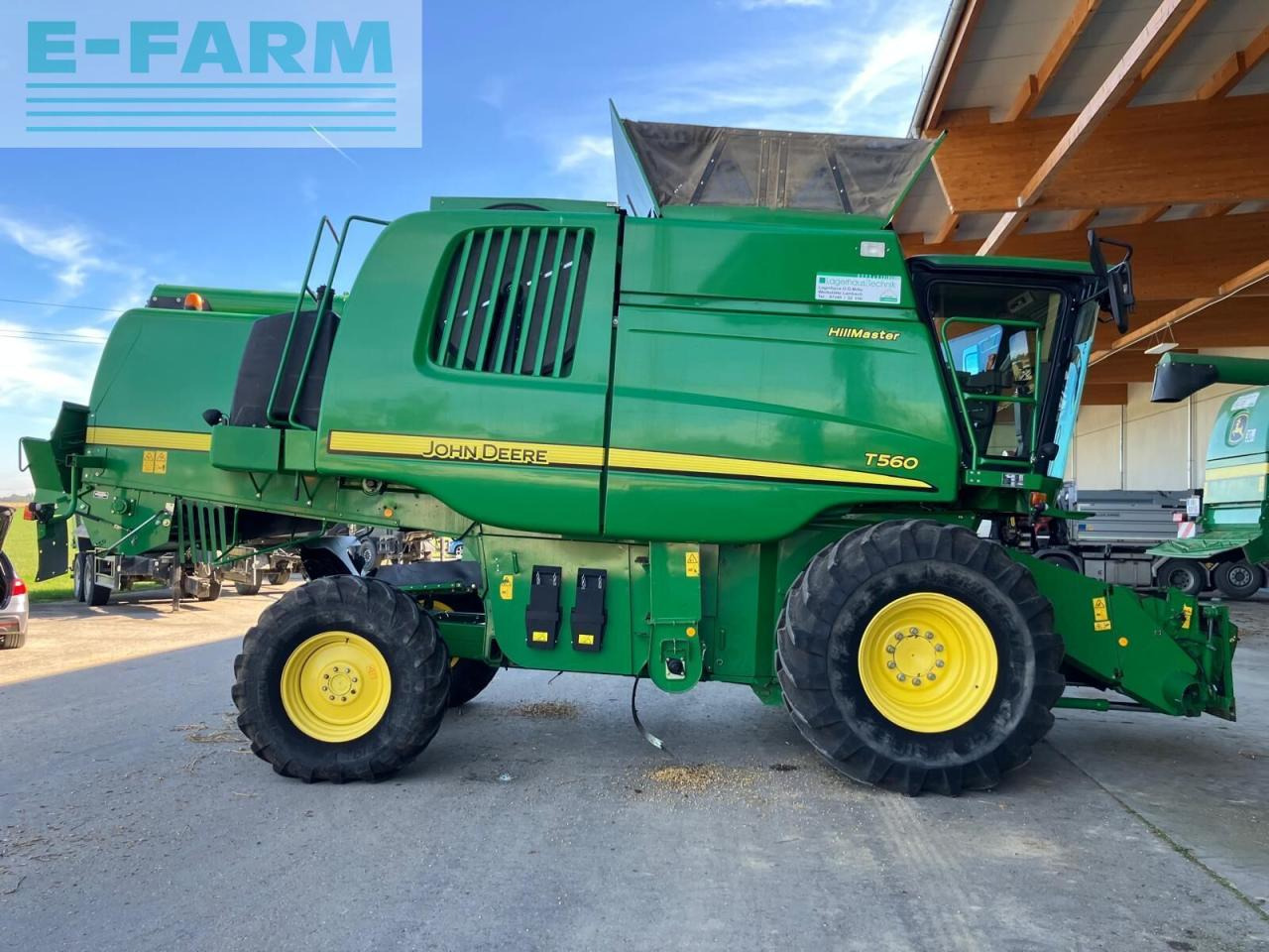 John Deere t560hm - Kombájn: 4 kép. John Deere t560hm - Kombájn: 4 kép.
