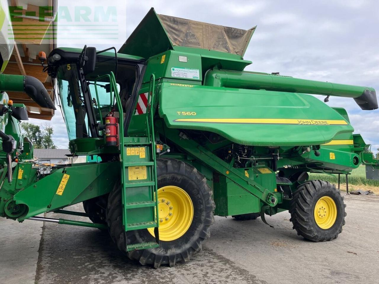 John Deere t560hm - Kombájn: 1 kép. John Deere t560hm - Kombájn: 1 kép.