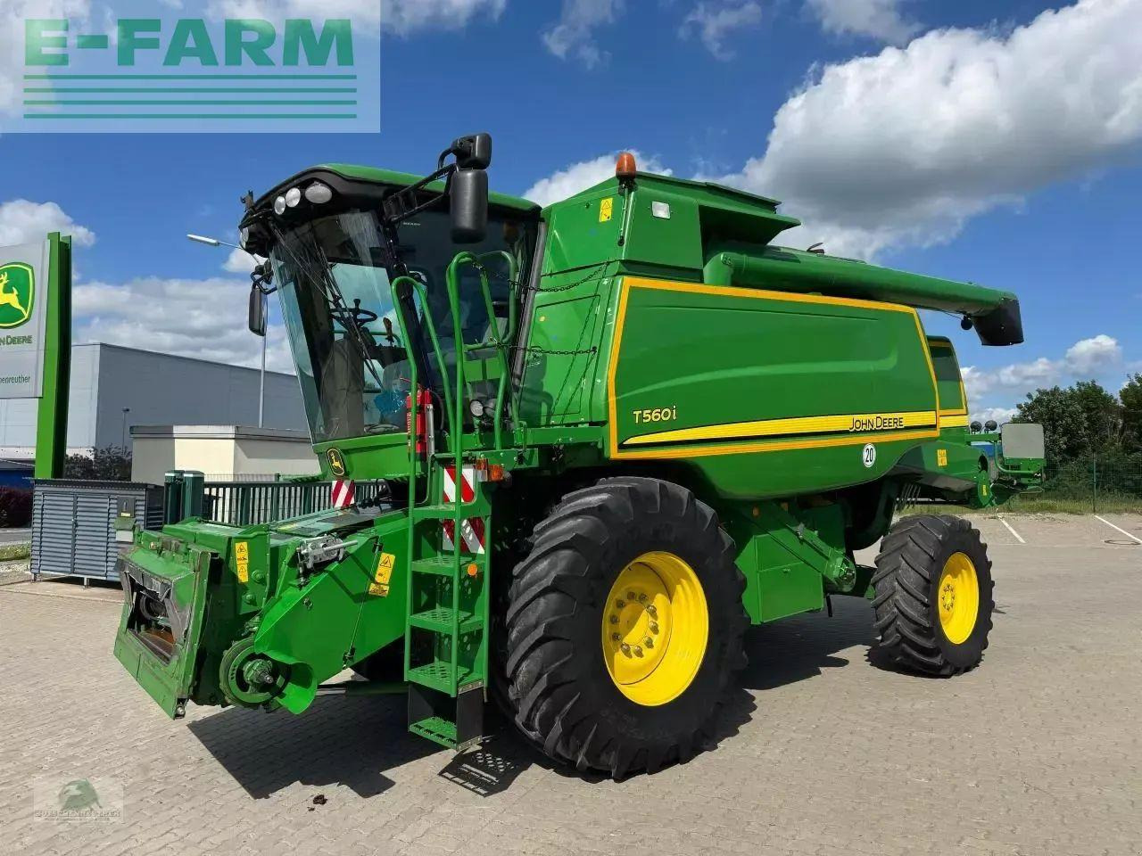 John Deere t560i hm - Kombájn: 1 kép. John Deere t560i hm - Kombájn: 1 kép.