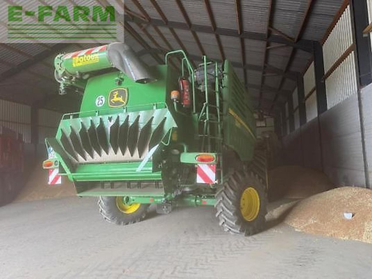 John Deere t660 - Kombájn: 2 kép. John Deere t660 - Kombájn: 2 kép.