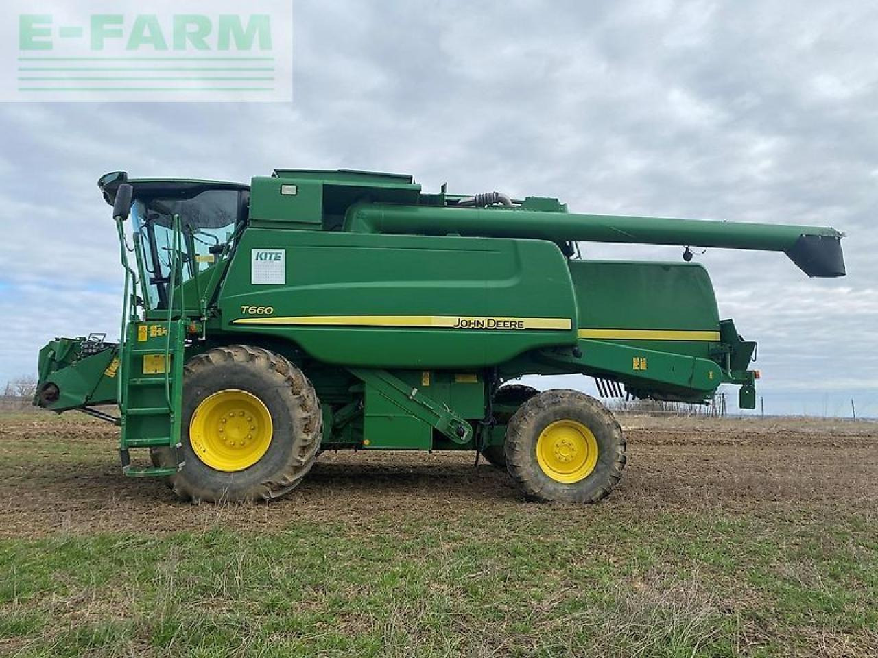 John Deere t660 - Kombájn: 5 kép. John Deere t660 - Kombájn: 5 kép.