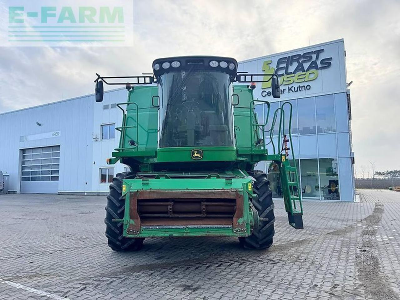 John Deere t670 - Kombájn: 2 kép. John Deere t670 - Kombájn: 2 kép.