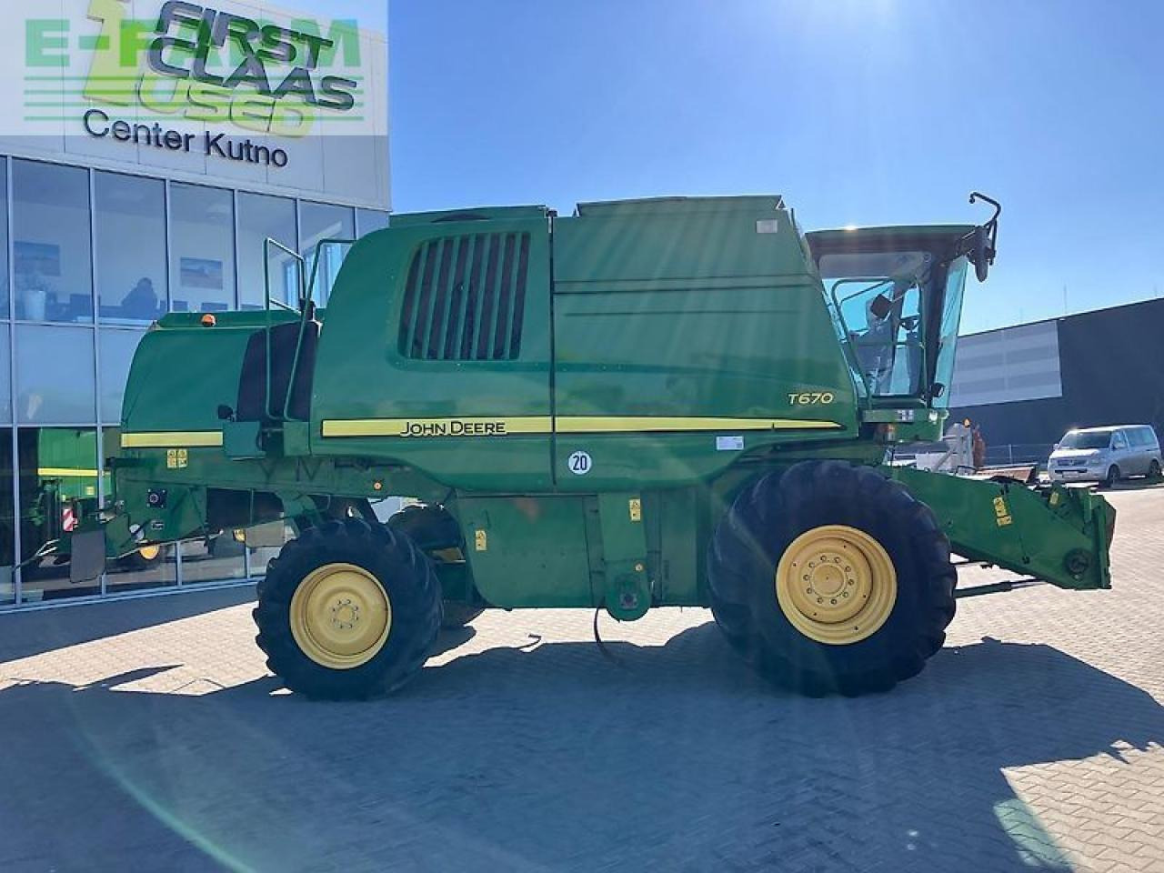 John Deere t670 - Kombájn: 2 kép. John Deere t670 - Kombájn: 2 kép.