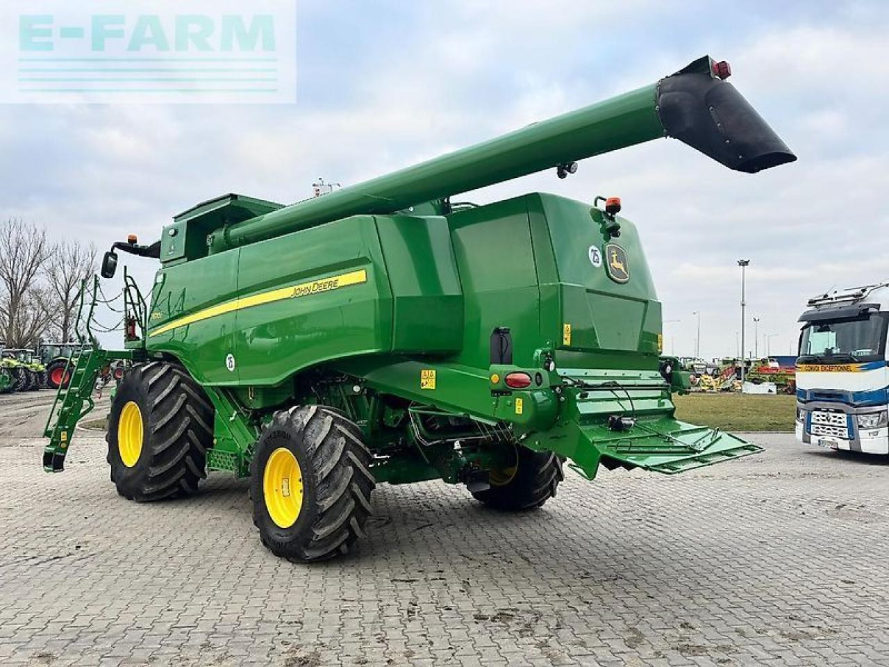John Deere t670i - Kombájn: 4 kép. John Deere t670i - Kombájn: 4 kép.