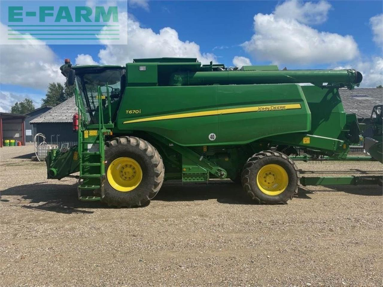 John Deere t670i - Kombájn: 2 kép. John Deere t670i - Kombájn: 2 kép.