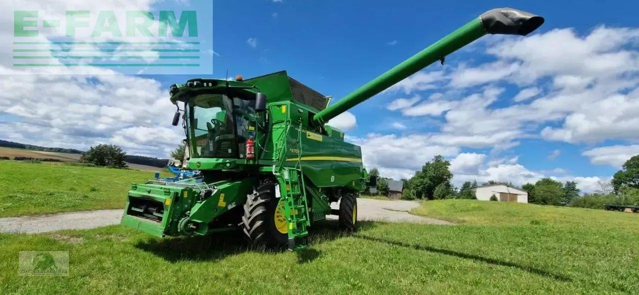 John Deere t670i hm - Kombájn: 4 kép. John Deere t670i hm - Kombájn: 4 kép.