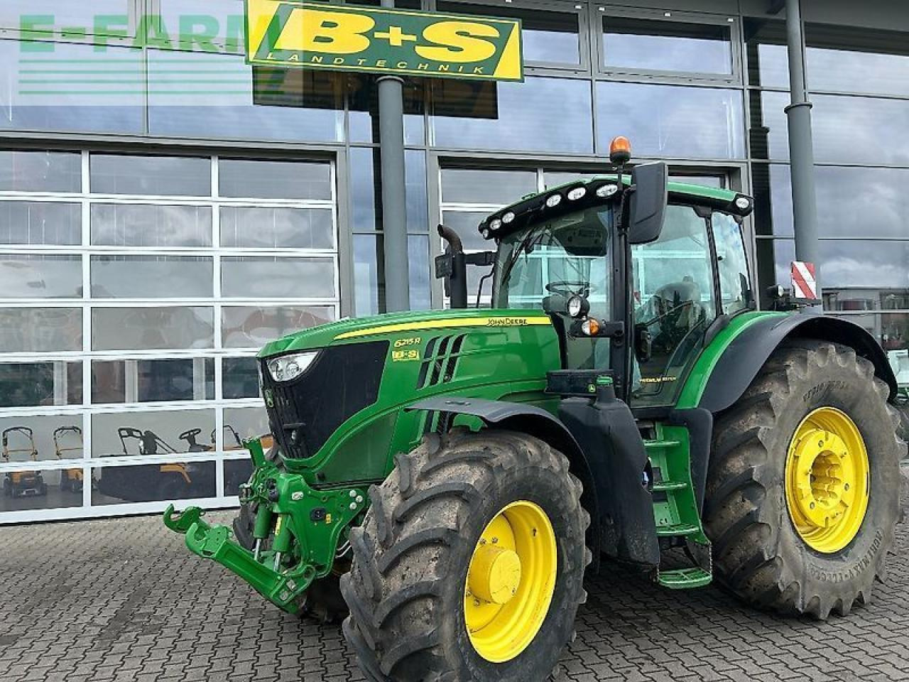 John Deere traktor 6215r - Traktor: 5 kép. John Deere traktor 6215r - Traktor: 5 kép.