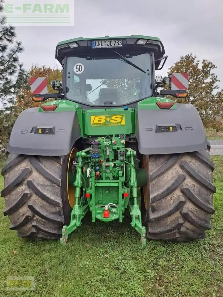 John Deere traktor 7r330 - Traktor: 3 kép. John Deere traktor 7r330 - Traktor: 3 kép.