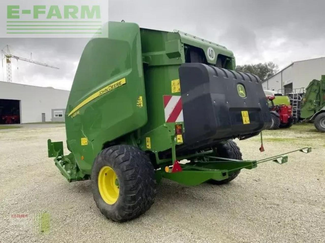 John Deere v 451 pm - Kocka bálázó: 5 kép. John Deere v 451 pm - Kocka bálázó: 5 kép.