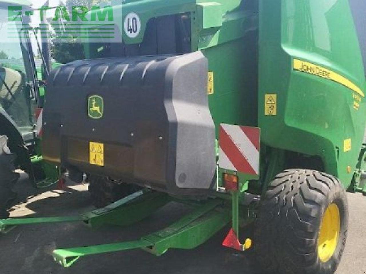 John Deere v 451 pm - Kocka bálázó: 2 kép. John Deere v 451 pm - Kocka bálázó: 2 kép.