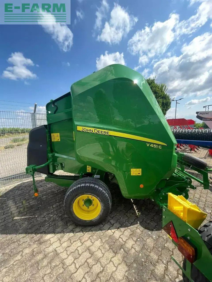 John Deere v451g - Kocka bálázó: 2 kép. John Deere v451g - Kocka bálázó: 2 kép.