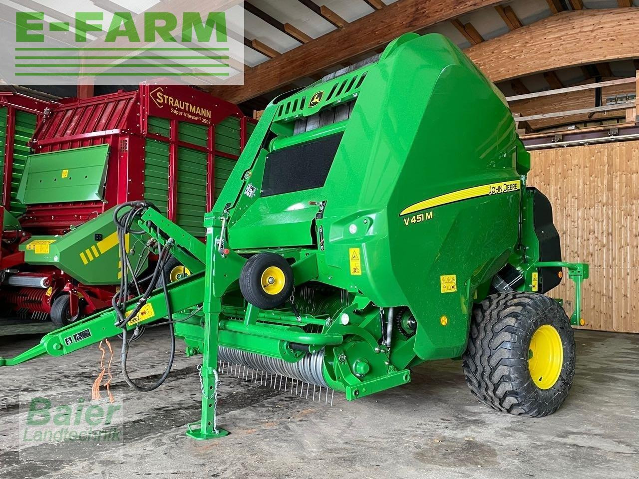 John Deere v451m - Kocka bálázó: 1 kép. John Deere v451m - Kocka bálázó: 1 kép.