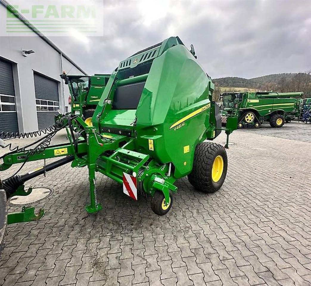 John Deere v461m - Kocka bálázó: 1 kép. John Deere v461m - Kocka bálázó: 1 kép.