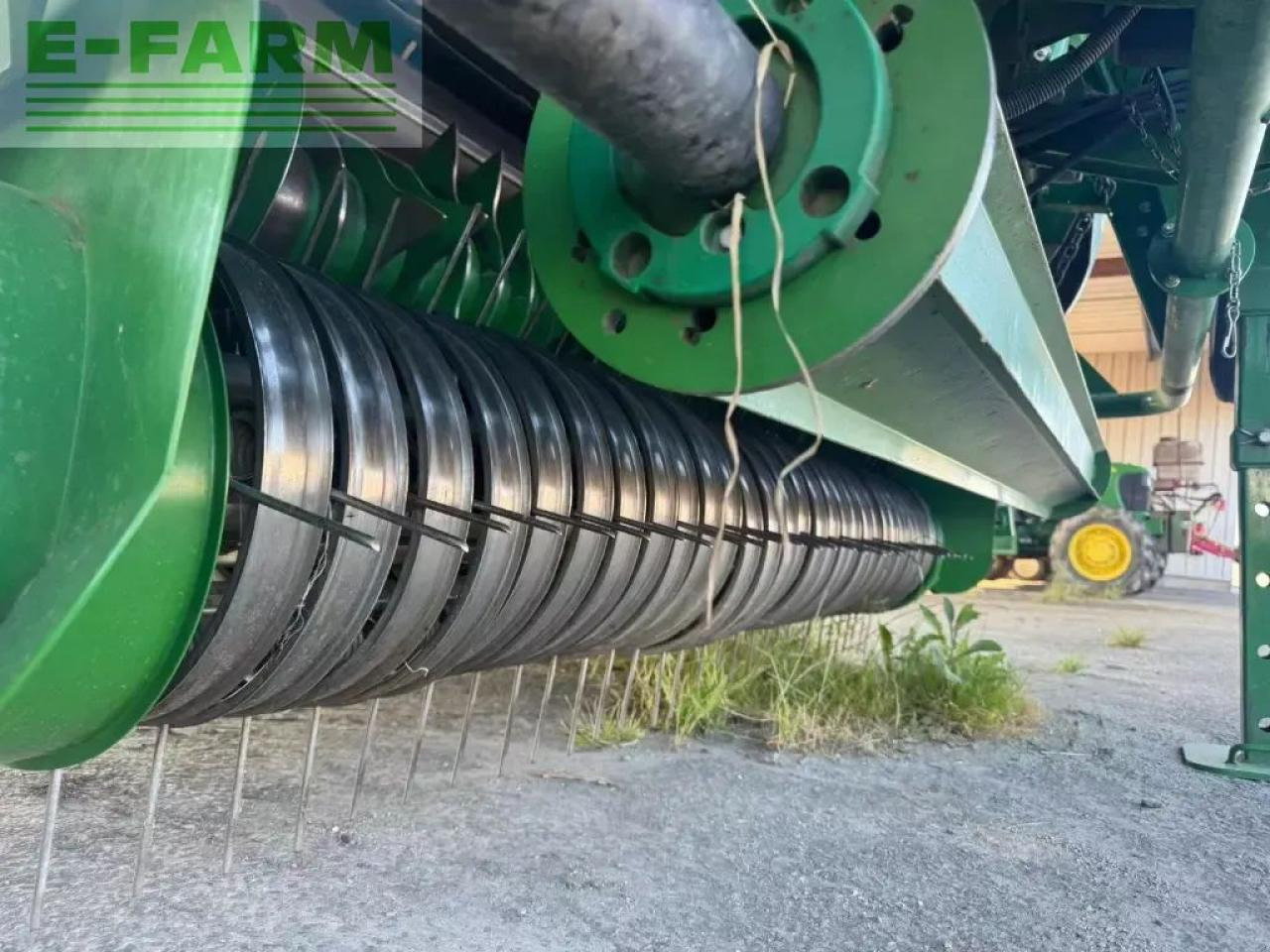 Kocka bálázó John Deere v461r: 7 kép.
