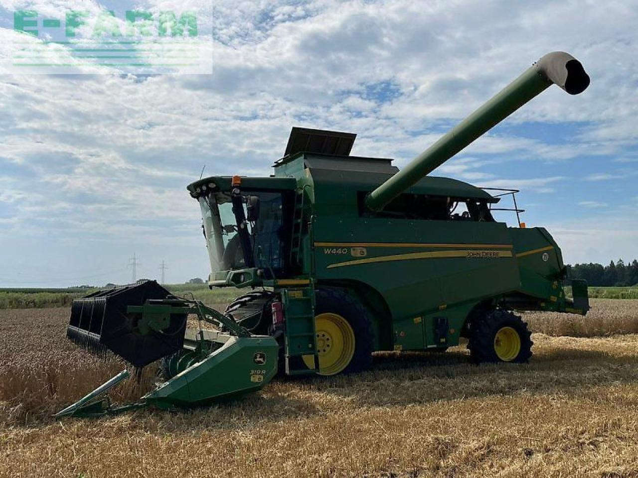 John Deere w440 ptc - Kombájn: 2 kép. John Deere w440 ptc - Kombájn: 2 kép.