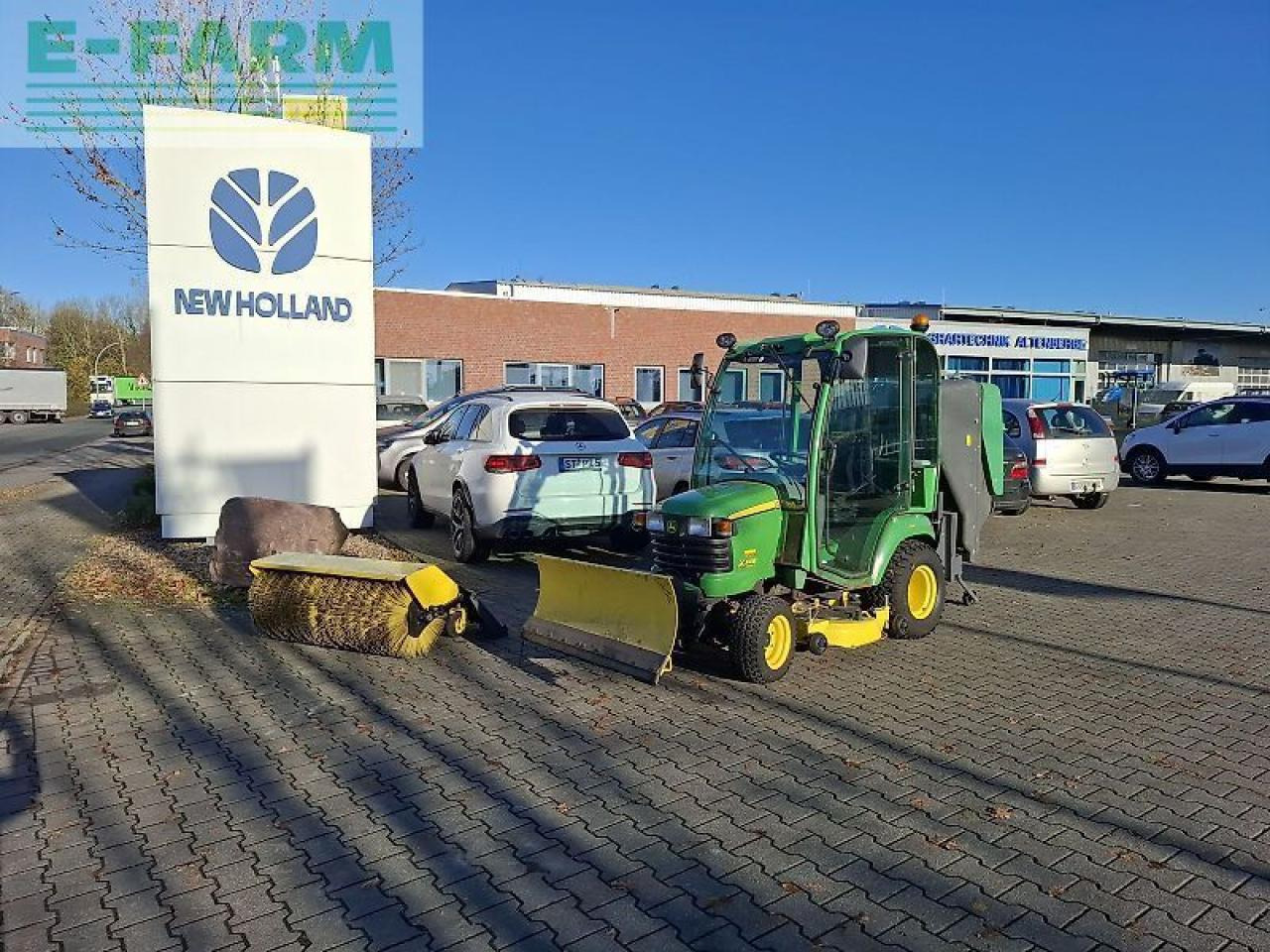 John Deere x 748 ultimate - Traktor: 2 kép. John Deere x 748 ultimate - Traktor: 2 kép.