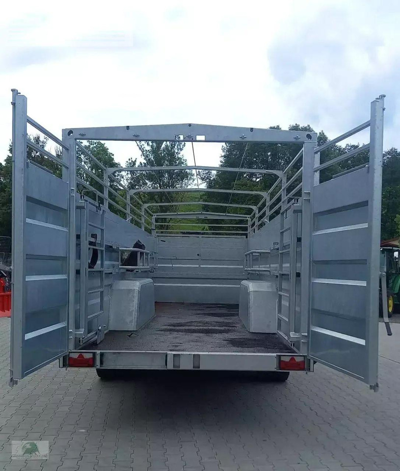 Joskin betimax rds 7500 - Pótkocsi állatszállító: 5 kép. Joskin betimax rds 7500 - Pótkocsi állatszállító: 5 kép.