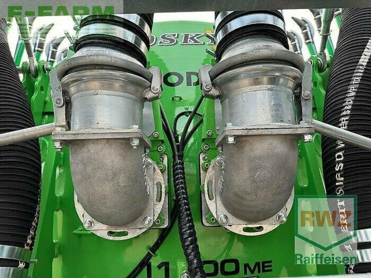 Joskin modulo ii 11.000 me - Műtrágyaszóró gép: 2 kép. Joskin modulo ii 11.000 me - Műtrágyaszóró gép: 2 kép.