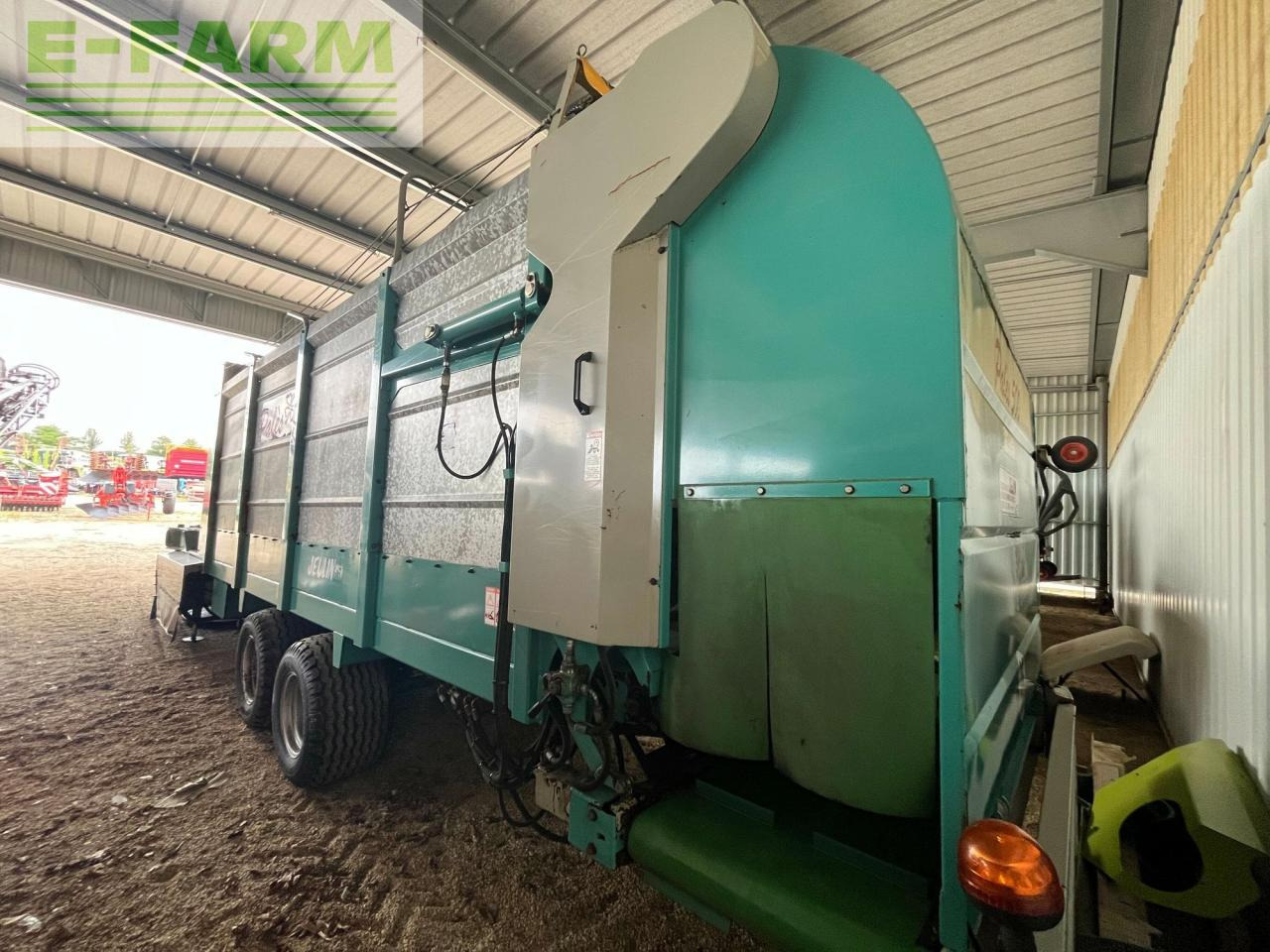 Joskin pales 500 - Állattartás gépei: 2 kép. Joskin pales 500 - Állattartás gépei: 2 kép.