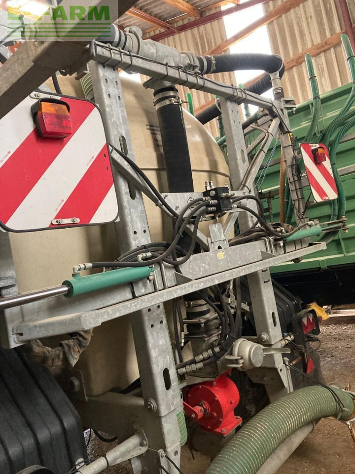 K 14 PUL 14m3 mit 15m Schleppschlauch - Műtrágyaszóró gép: 3 kép. K 14 PUL 14m3 mit 15m Schleppschlauch - Műtrágyaszóró gép: 3 kép.