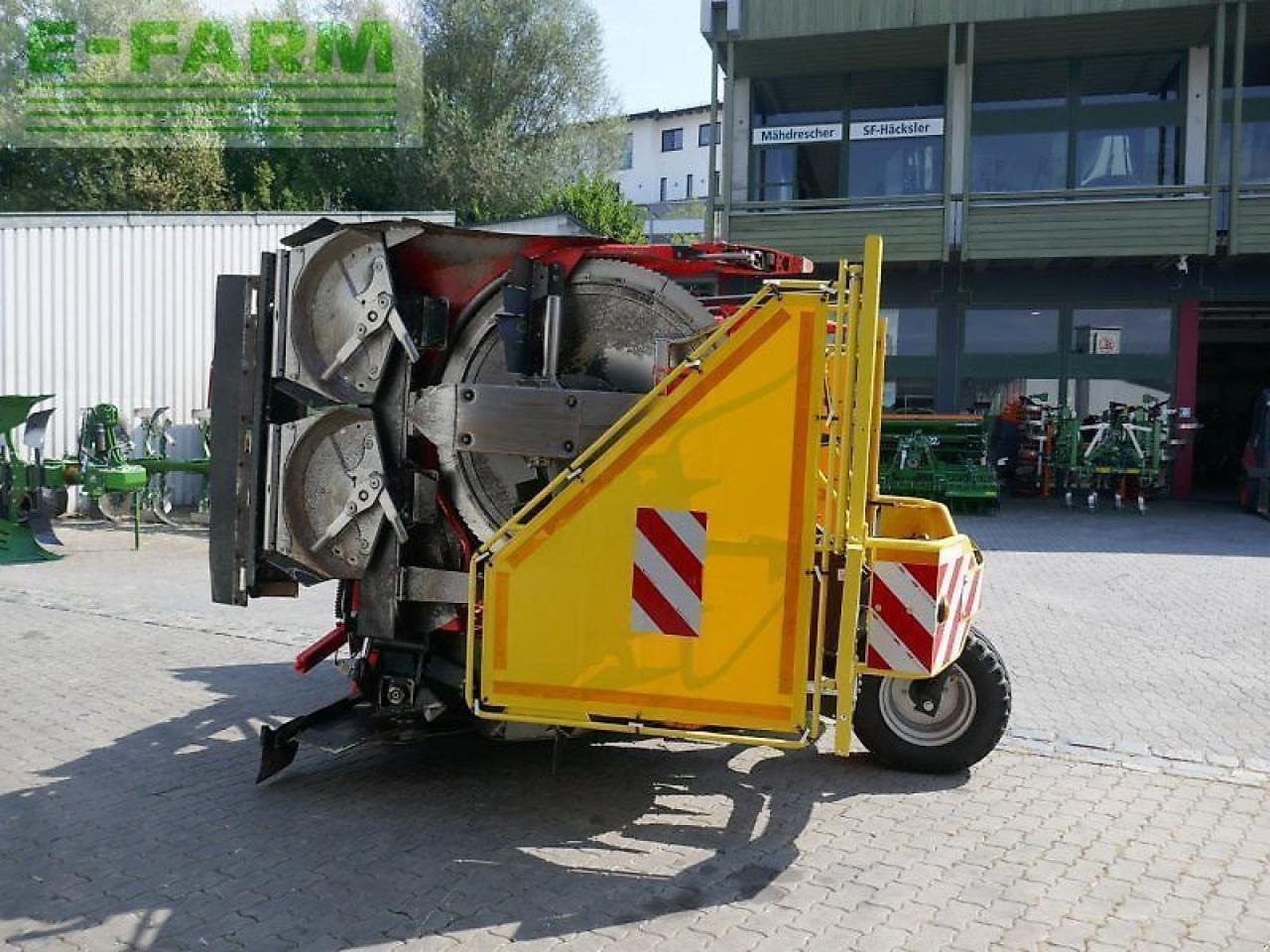 Kemper 460 s stalk-buster - Takarmánybetakarító gép: 3 kép. Kemper 460 s stalk-buster - Takarmánybetakarító gép: 3 kép.