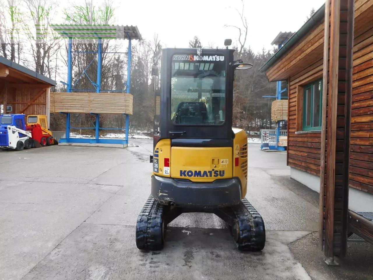Komatsu pc 26mr-3 ( 2.710kg ) mit powertilt - Minikotró: 3 kép. Komatsu pc 26mr-3 ( 2.710kg ) mit powertilt - Minikotró: 3 kép.