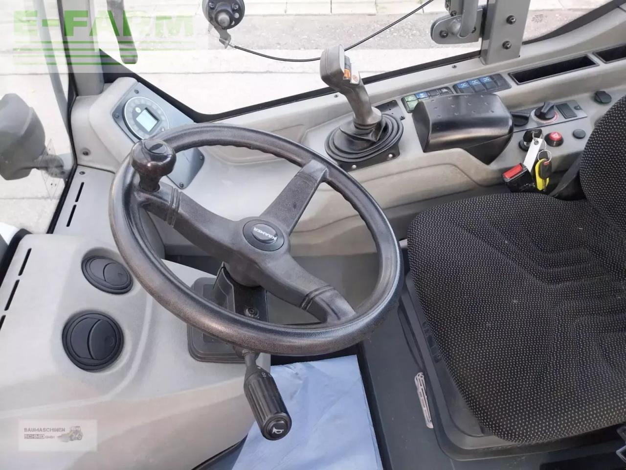 Minikotró Kramer 5075: 6 kép. Minikotró Kramer 5075: 6 kép.