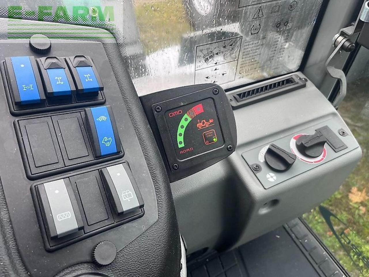 Gumikerekes homlokrakodó Kramer kl 30.8 t: 9 kép.
