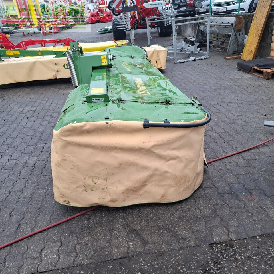 Krone Frontmähwerk - Fűkasza: 2 kép. Krone Frontmähwerk - Fűkasza: 2 kép.