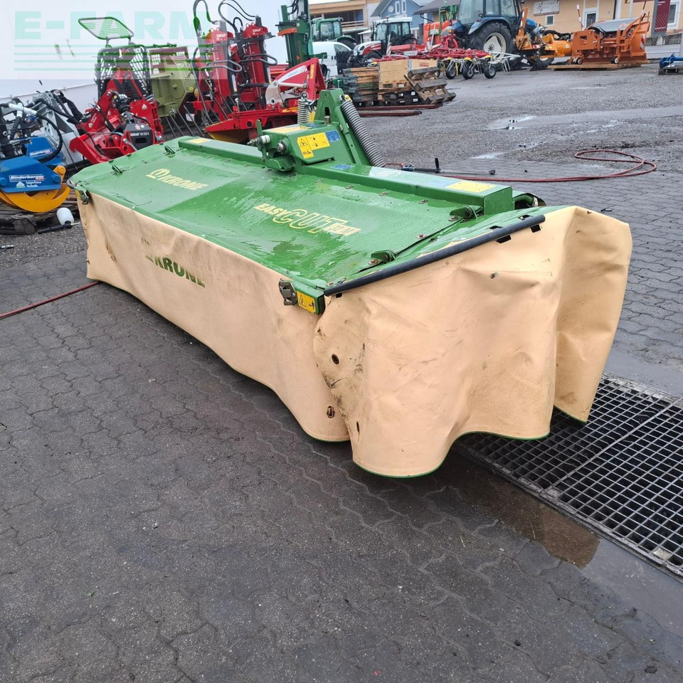 Krone Frontmähwerk - Fűkasza: 3 kép. Krone Frontmähwerk - Fűkasza: 3 kép.