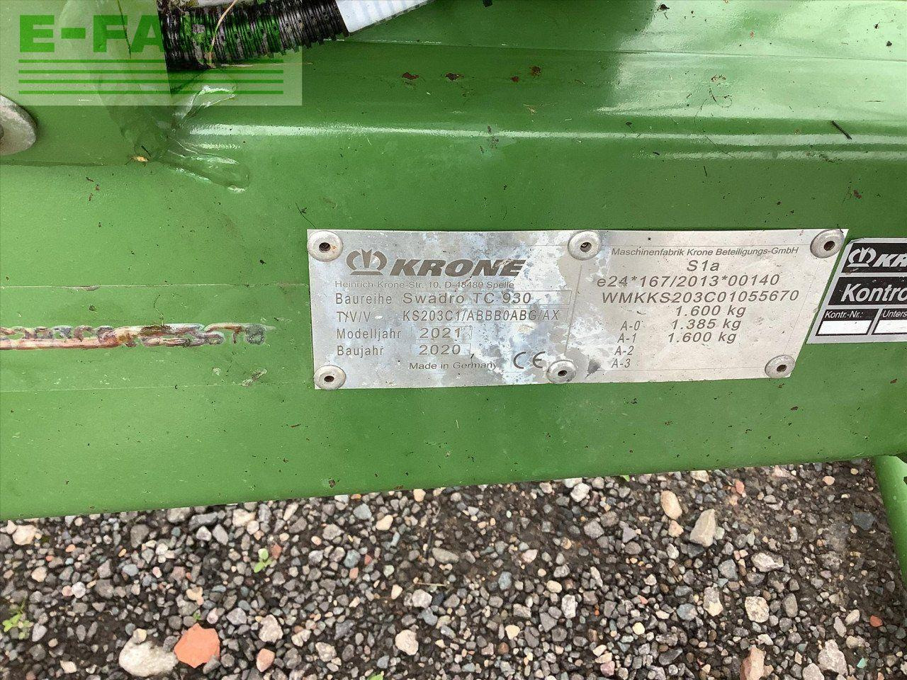 Krone SWADRO TC930 - Szénaforgató: 3 kép. Krone SWADRO TC930 - Szénaforgató: 3 kép.