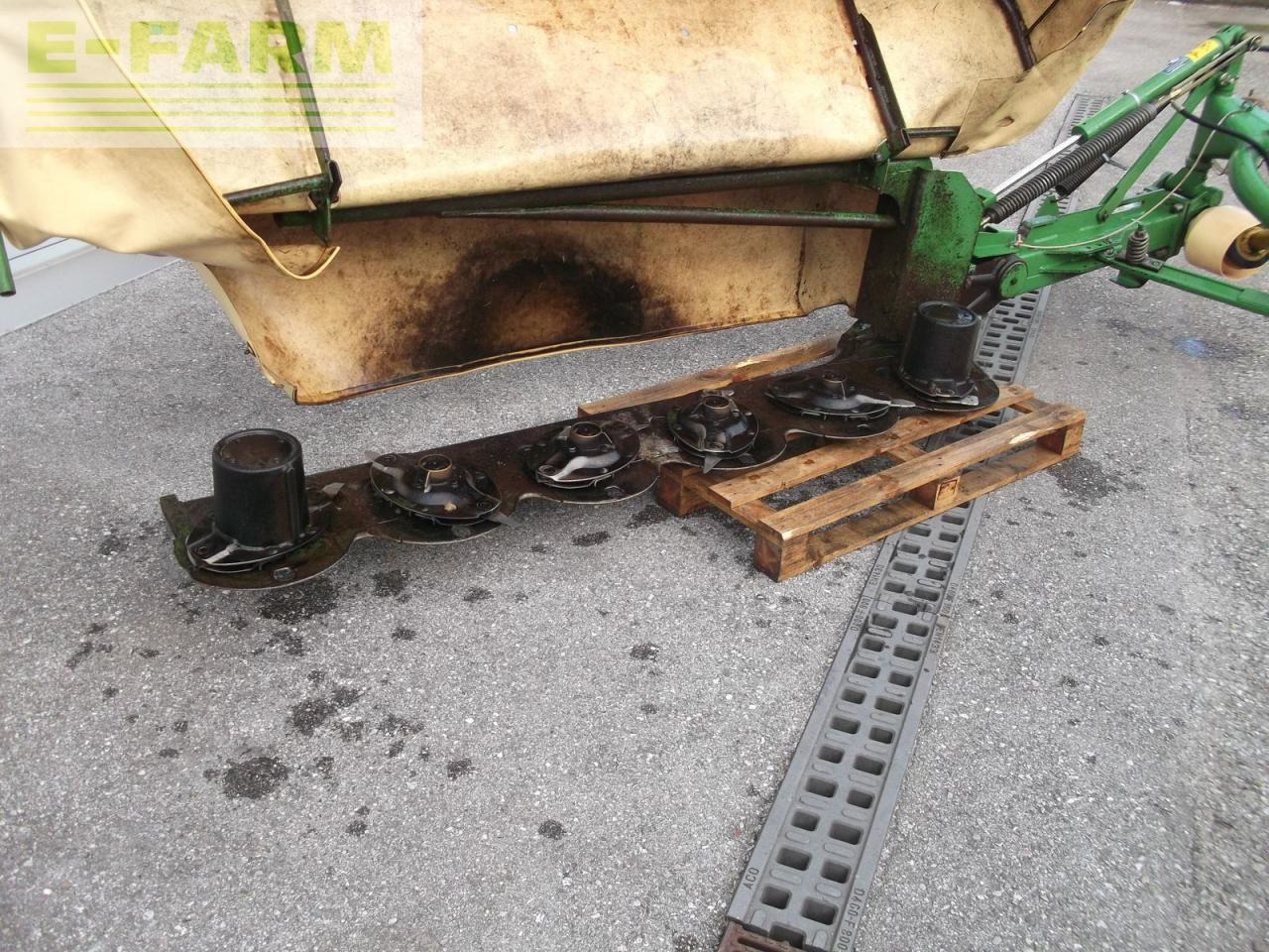 Krone am 243 s - Fűkasza: 5 kép. Krone am 243 s - Fűkasza: 5 kép.